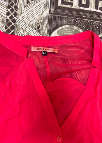 Düğmeli, Kırmızı V Yaka Şifon Bluz Bershka L beden - Görsel 2