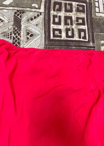 Düğmeli, Kırmızı V Yaka Şifon Bluz Bershka L beden - Görsel 4