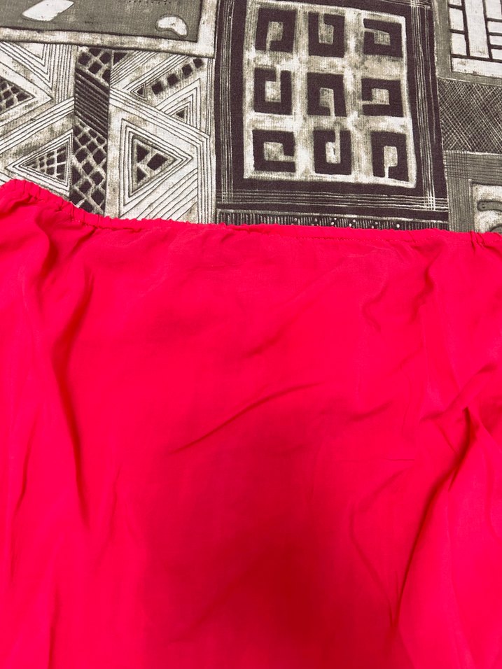 Düğmeli, Kırmızı V Yaka Şifon Bluz Bershka L beden - Görsel 4