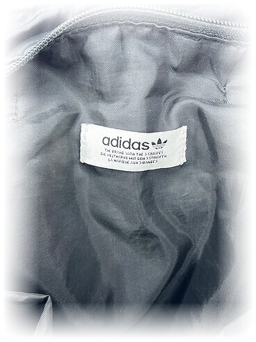 Beden Adidas Sırt Çantası %70 İndirimli.
