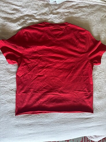 m Beden Tommy tshirt