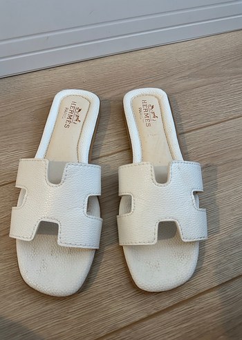 Hermes Beyaz Minimalist Kadın Terlik