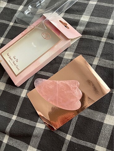 Beden Pembe kuvars gua sha tası