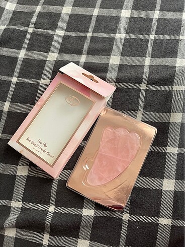 Pembe kuvars gua sha tası