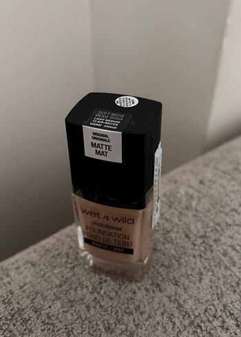 Wet n wild Wet n Wild Mat Fondöten 30 ml
