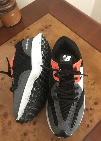 31 Beden Erkek çocuk spor ayyakkabısı