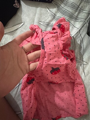 Beden Çilek desenli pembe kedi ve köpek giyimi