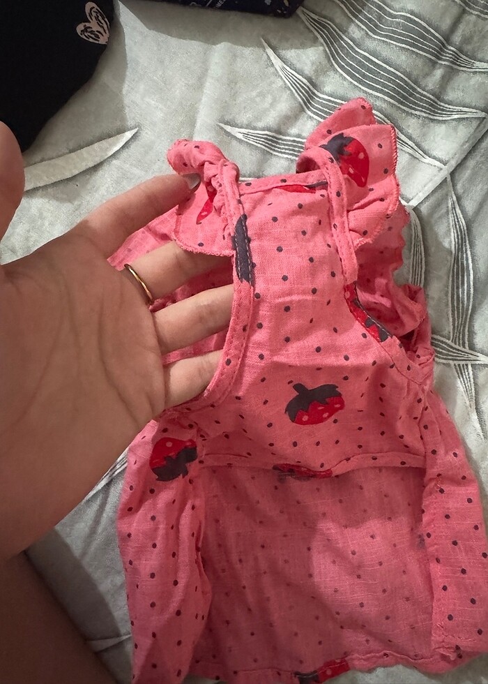 Çilek desenli pembe kedi ve köpek giyimi - Görsel 3