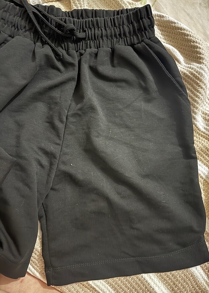 SİYAH KAPRİ ŞORT BERMUDA - Görsel 3