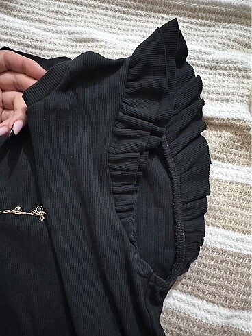 m Beden ZARA KOLLARI PİLELİ BLUZ