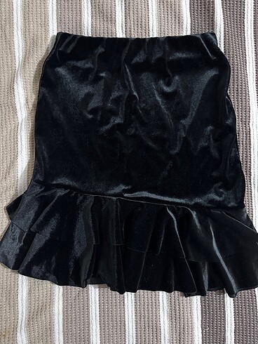 Siyah saten etekli takım - Görsel 8