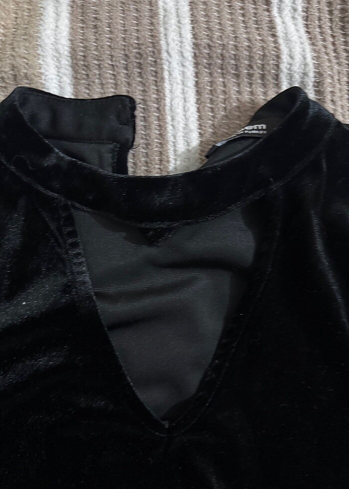 Siyah saten etekli takım - Görsel 3