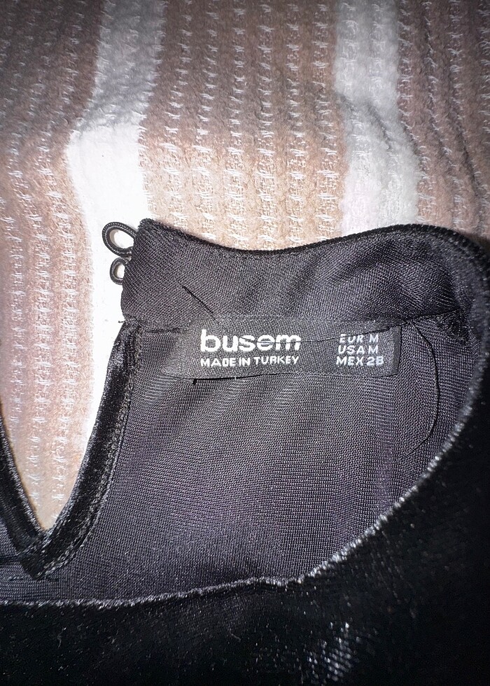 Siyah saten etekli takım - Görsel 2