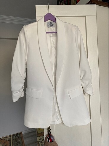Beyaz uzun blazer ceket