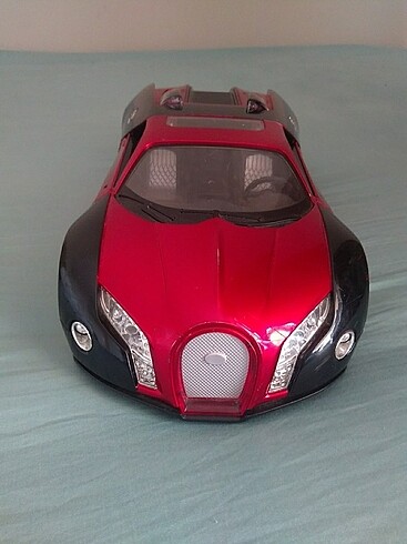 Bugatti oyuncak araba