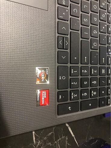 Hp rayzen 3 7320U