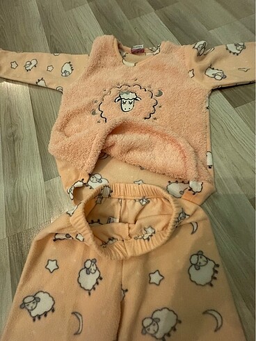 7 Yaş Beden Polar Pijama Takımı
