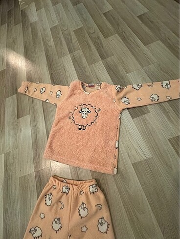 Diğer Polar Pijama Takımı