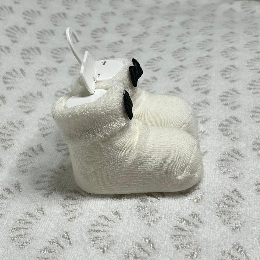 Siyah Fiyonk Detaylı Beyaz Bebek Patik - Görsel 2