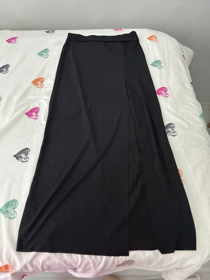 SİYAH UZUN YIRTMAÇLI ETEK - Görsel 2