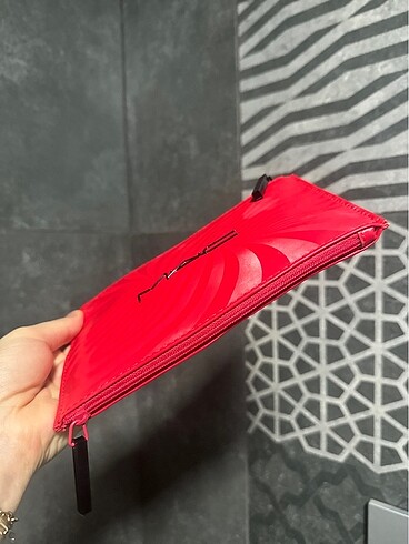 MAC MAC Çift Bölmeli Makyaj Çantası