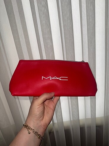 MAC UZUN KIRMIZI MAKYAJ ÇANTASI