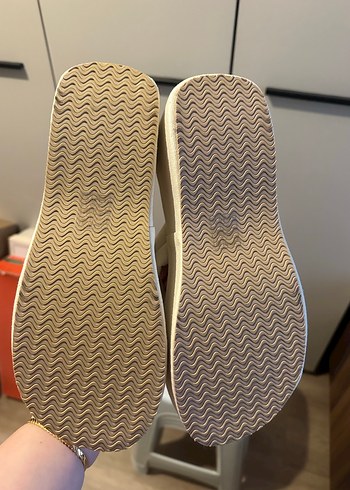 Beyaz Dolgu Topuklu Kadın Terlik - Görsel 3