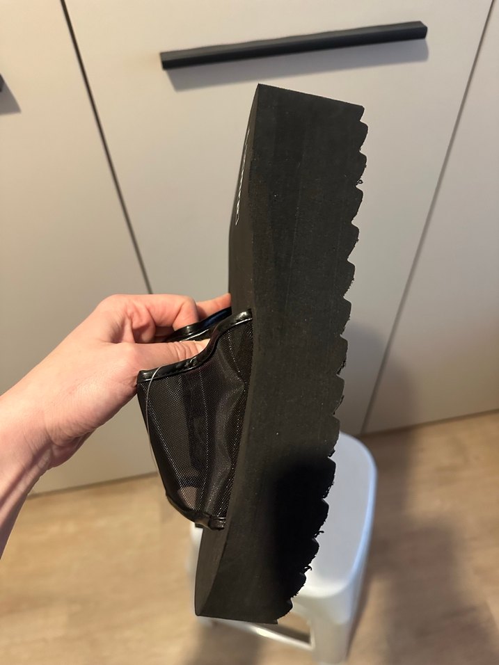 Siyah Kadın Dolgu Topuklu Terlik - Görsel 4