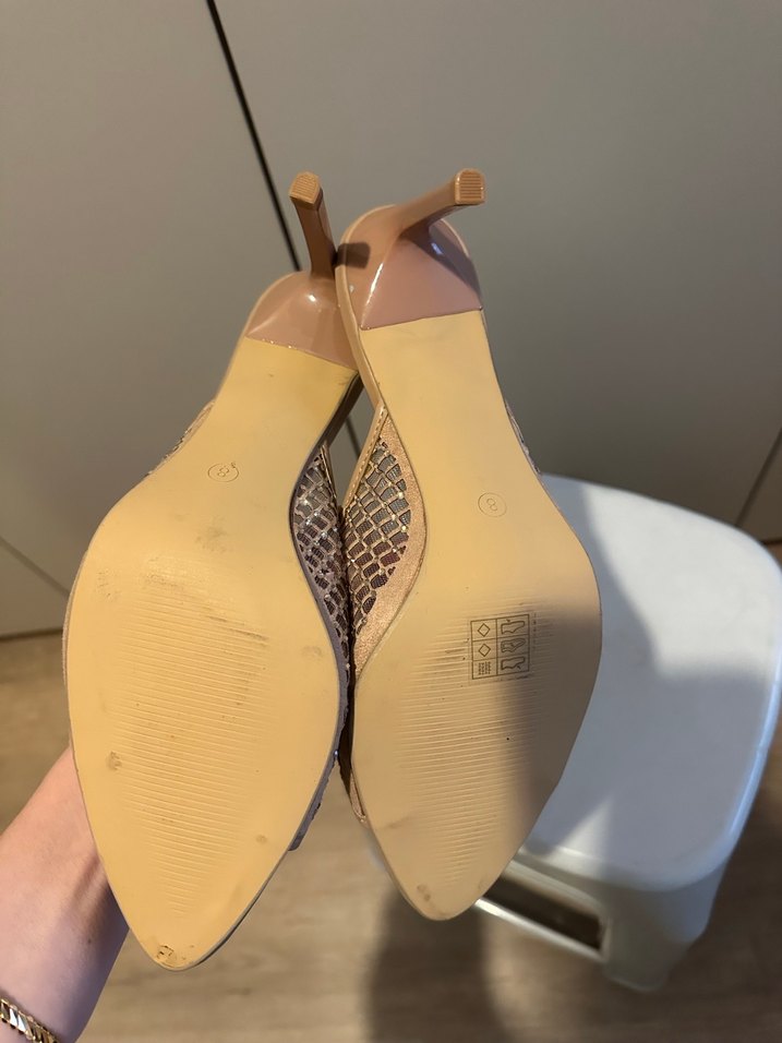 Bej Parlak İnce Topuklu Kadın terlik - Görsel 3