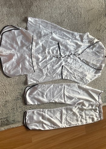 Beyaz kadın saten gecelik - Görsel 3