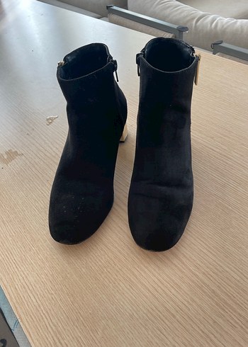 Siyah Süet Kadın Botlar Altın Fermuar Topuk Detaylı - Görsel 3