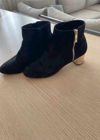 Siyah Süet Kadın Botlar Altın Fermuar Topuk Detaylı - Görsel 4