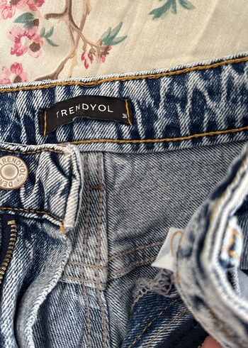Trendyol & Milla Düğmeli Rahat Kesim Midi Kot Pantolon