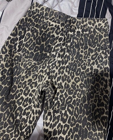 s Beden Leopar desenli geniş paça jean