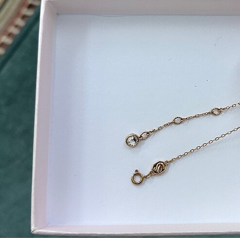 swarovski swarovski yeşil swan kolye