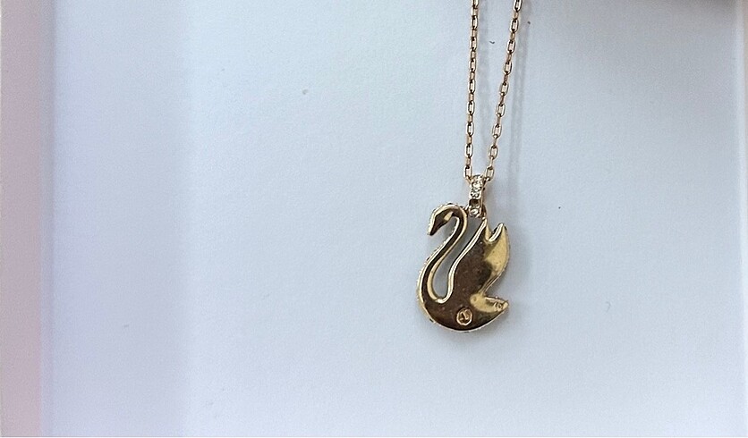 Beden swarovski yeşil swan kolye