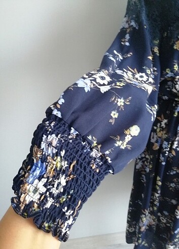 Çiçekli Elbise - Görsel 3