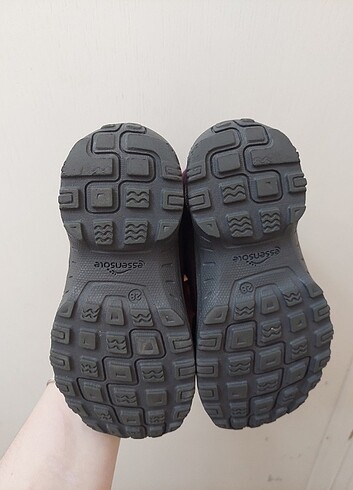 Decathlon Decathlon şu gecirmez kar botu 28 numara