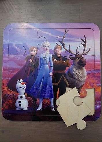Ahsap puzzle Frozen temalı, 22x22cm, yeni gibi