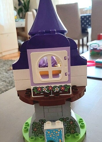 Diğer Lego Duplo prenses kulesi seti