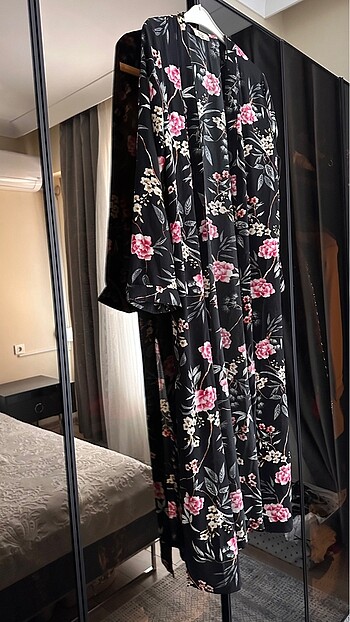 Pembe gül desenli kimono