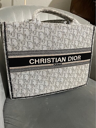 Christian dior gri fermuarsız çanta