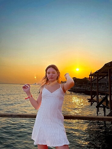Beyaz elbise