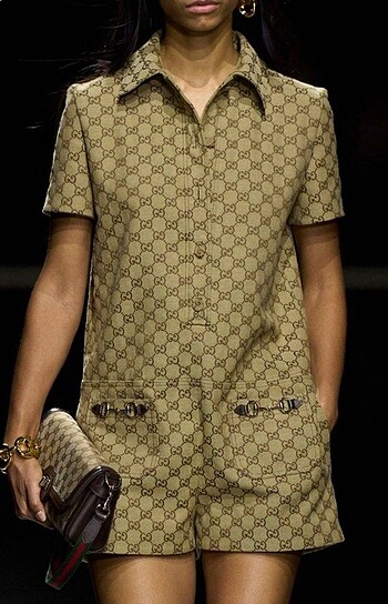 Guccı model tulum