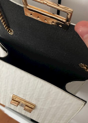 Zincir Detaylı Beyaz Yılan Derisi Desenli Deri Çanta - Görsel 3