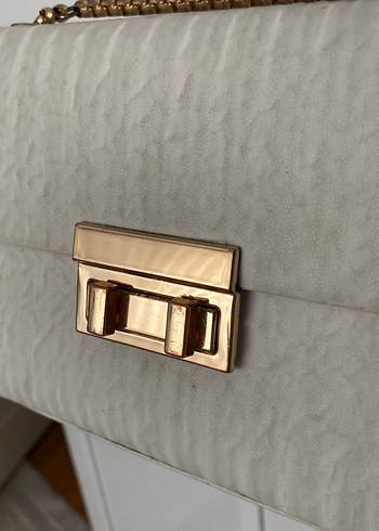 Zincir Detaylı Beyaz Yılan Derisi Desenli Deri Çanta - Görsel 2