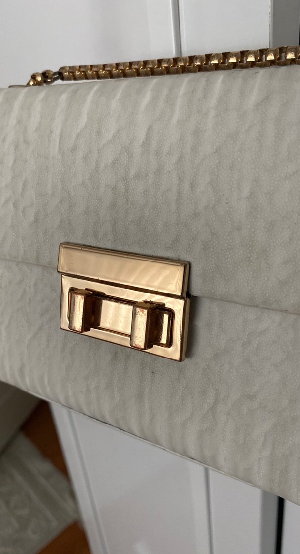 Zincir Detaylı Beyaz Yılan Derisi Desenli Deri Çanta - Görsel 2