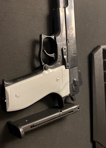 Gri Oyuncak Tabanca Boncuklu