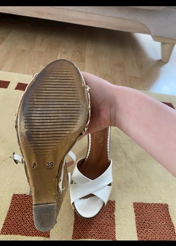 Beyaz Dolgu Topuklu Kadın Akşam Ayakkabısı - Görsel 4