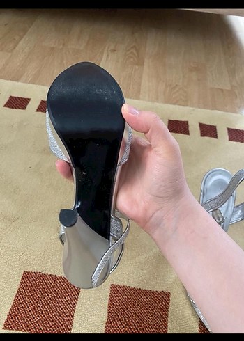 Yüksek Topuklu Beyaz Yılan Derisi Desenli Kadın Ayakkabı - Görsel 4